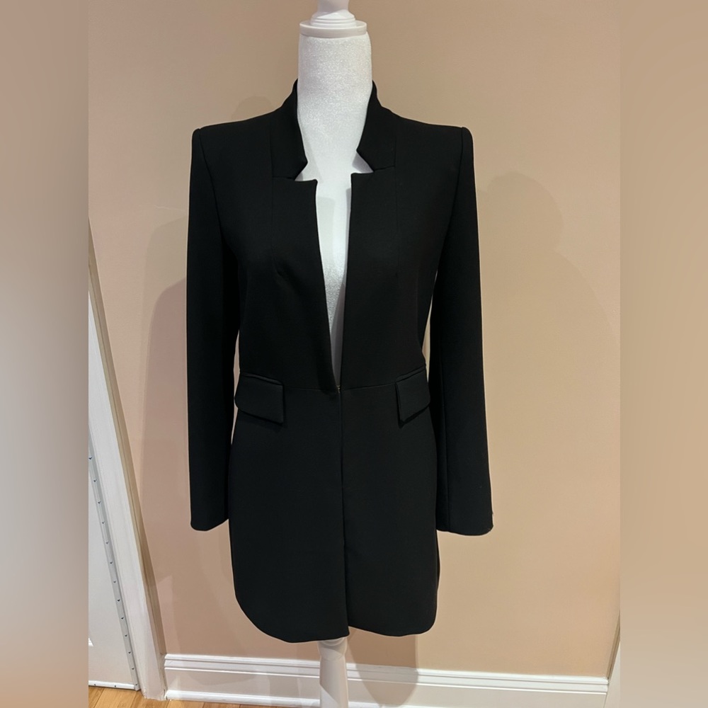 INVERTED LAPEL FROCK COAT
BLACK